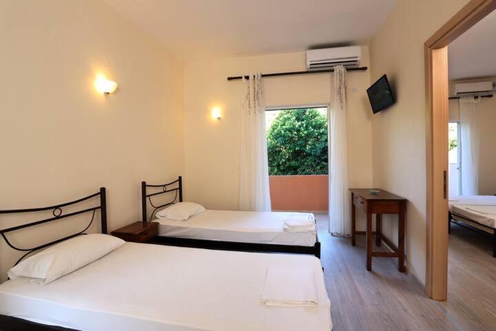 Villa Rosa Apartments กูเวีย ภายนอก รูปภาพ