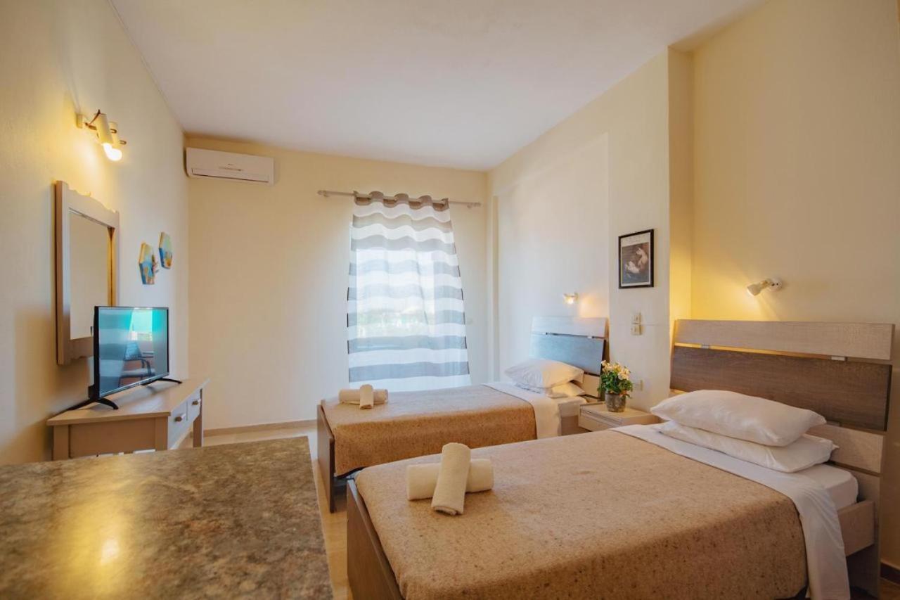 Villa Rosa Apartments กูเวีย ภายนอก รูปภาพ